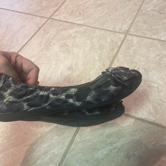 Bare Traps Flats - Picture 4 of 6